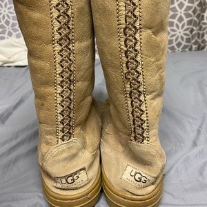 lightly worn women’s ugg boots